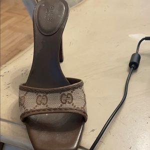 Gucci heels size 6
